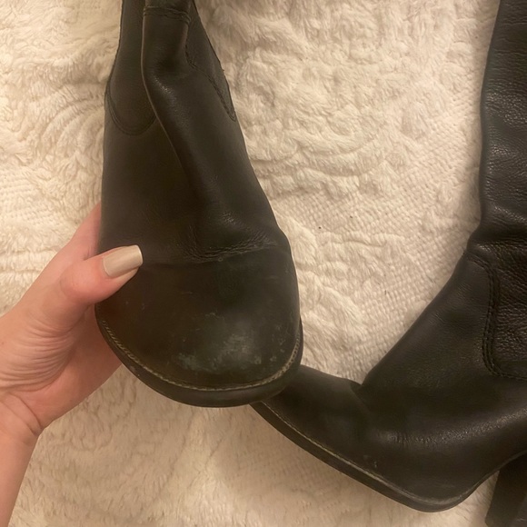 Vince Camuto black leather kneehighs with scrape on back of heel - Picture 7 of 8